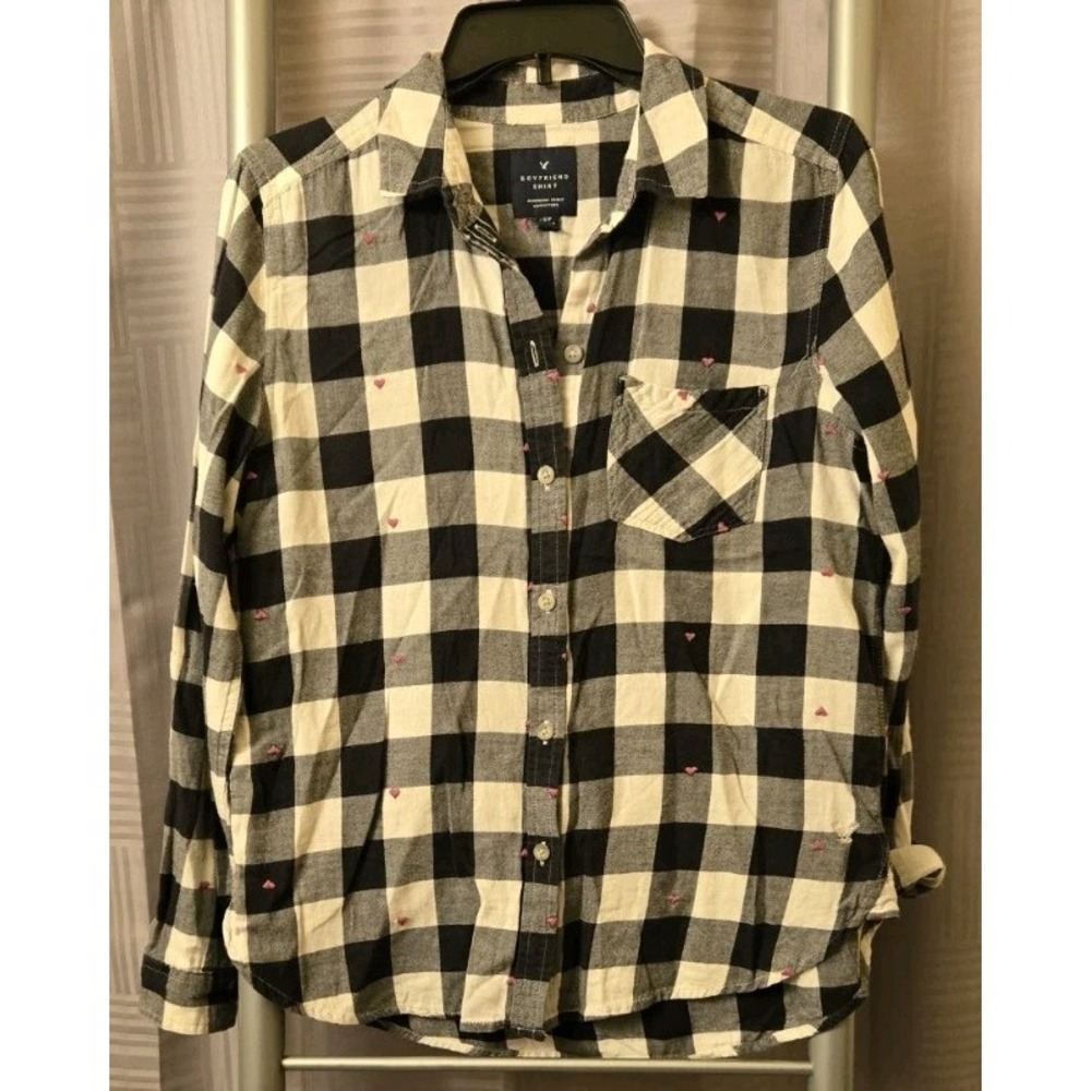 American Eagle Shirt Women Small Buffalo Plaid Hearts Flannel Boyfriend Fit Soft